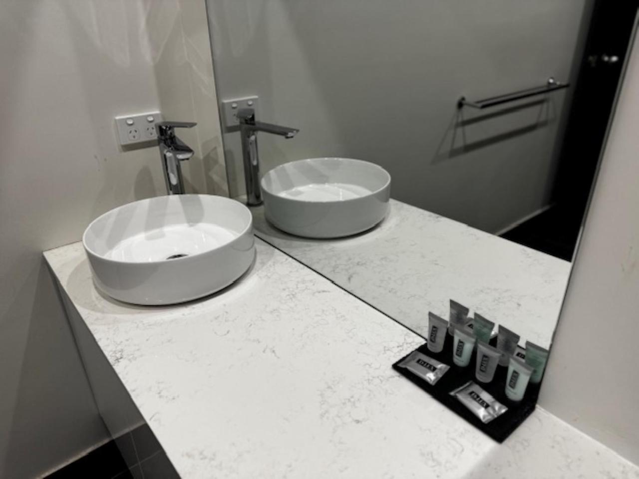 Romano'S Hotel & Suites Вагга-Вагга Екстер'єр фото